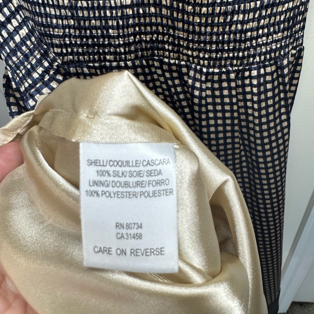 BCBGMaxAzria 100% silk V-Neck Waisted Dress navy/taupe - Picture 4 of 7